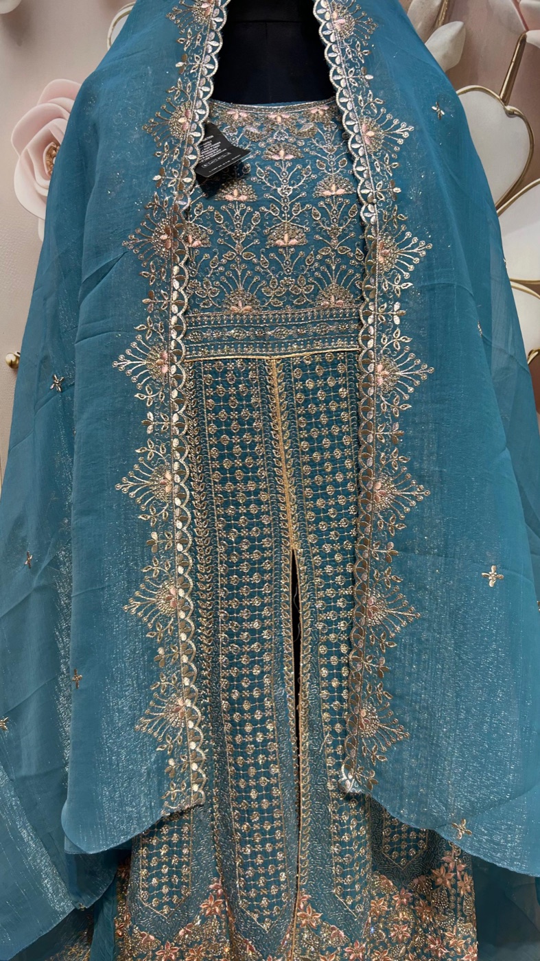 Noor Mahal look
